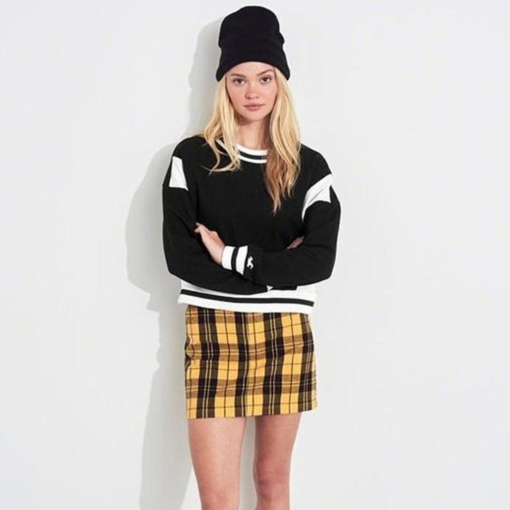 NWT Hollister Crewneck Sweatshirt Women's Size XS Black White Colorblock